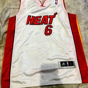 Adidas Lebron James jersey L